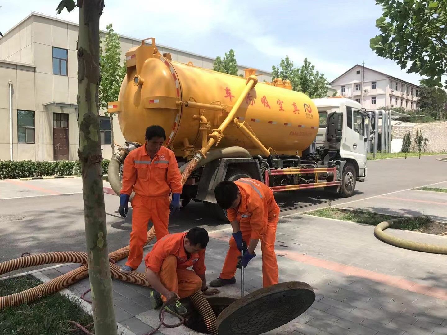 南口街道化粪池清理与5-8吨吸粪车施工效率分析
